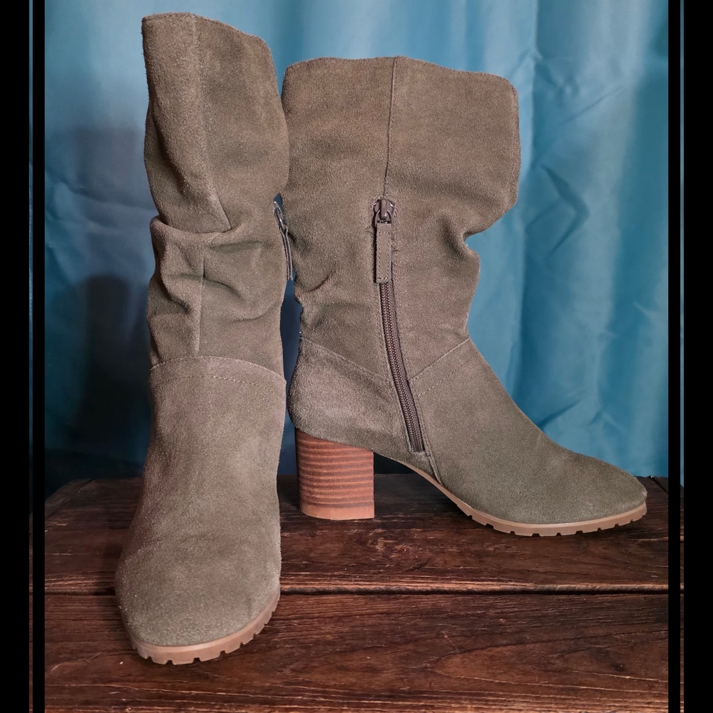 Chic Olive Suede Heeled Boots
